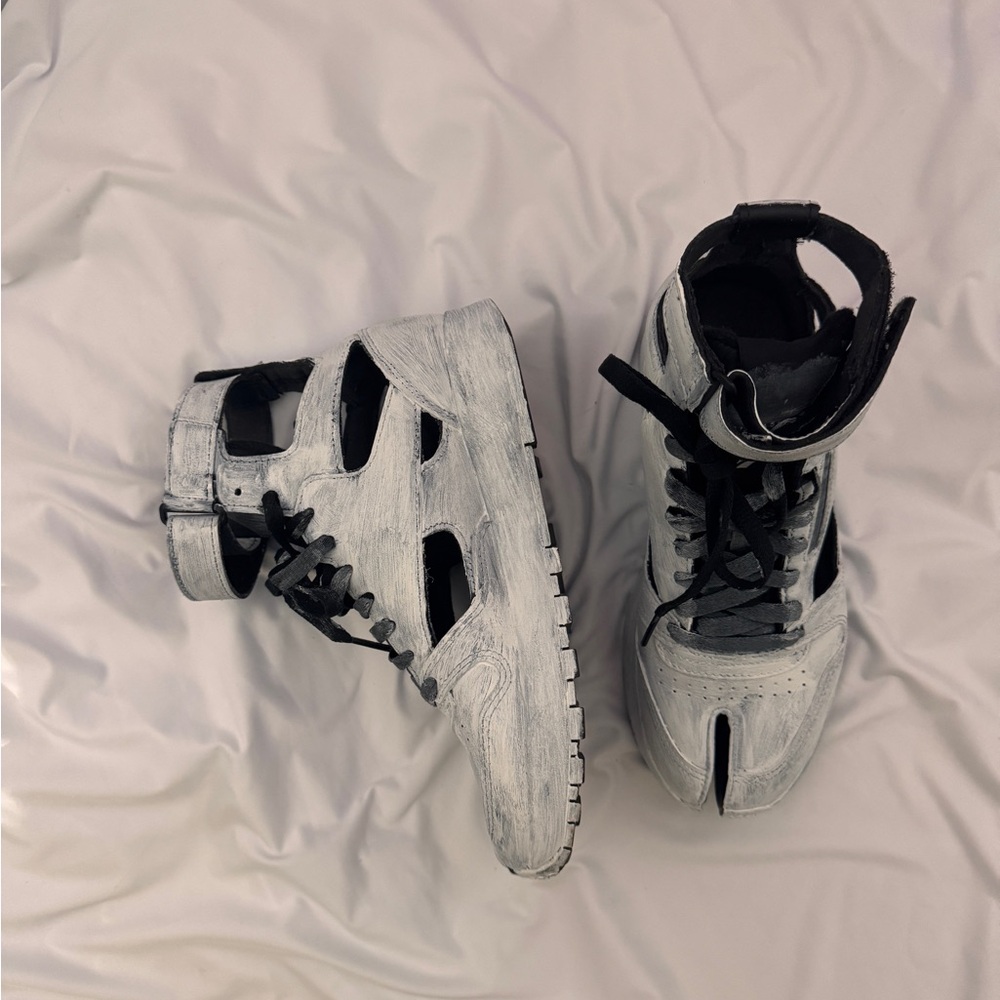 🤍🖤 Maison Margiela Tabi High-Tops🤍🖤